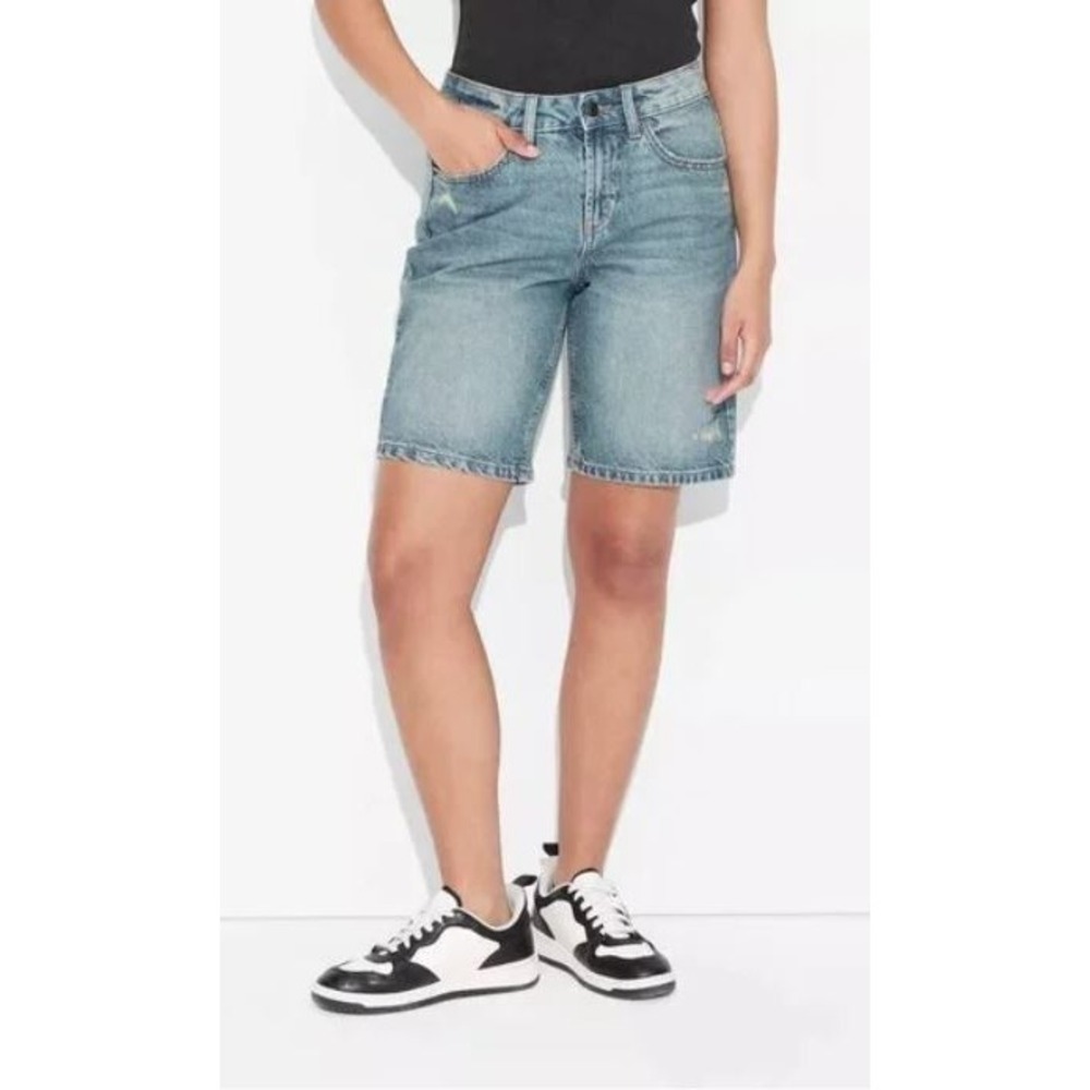 Wild Fable Women's Mid-Rise 10" Inseam Easy Rigid Jean Shorts Medium Wash Size16
